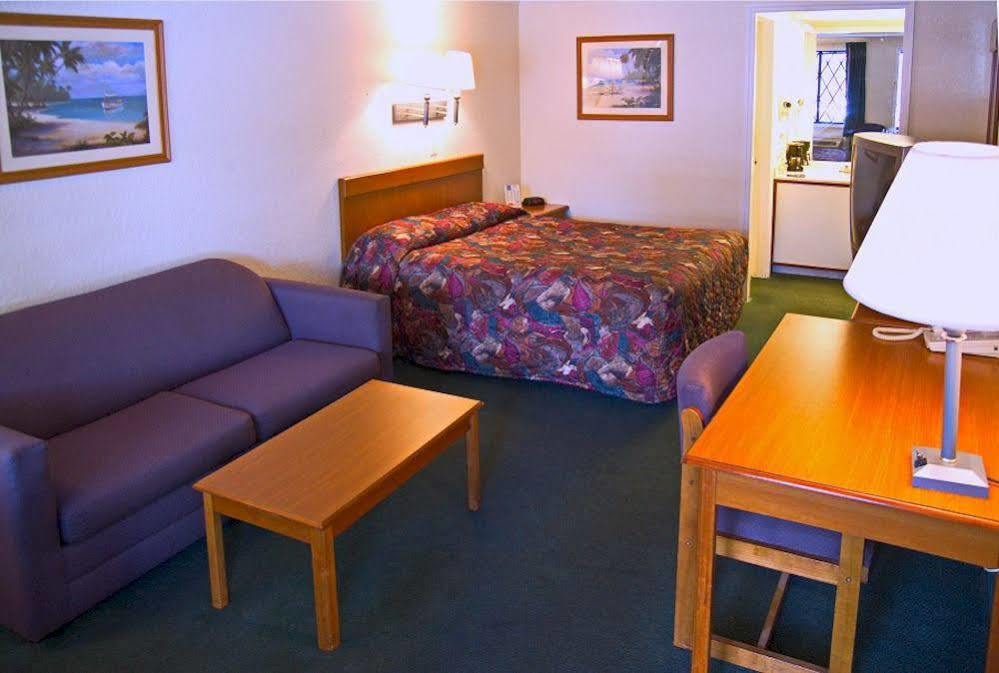 Econo Lodge Palm Harbor - Clearwater Esterno foto