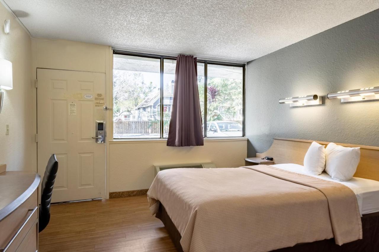 Econo Lodge Palm Harbor - Clearwater Esterno foto