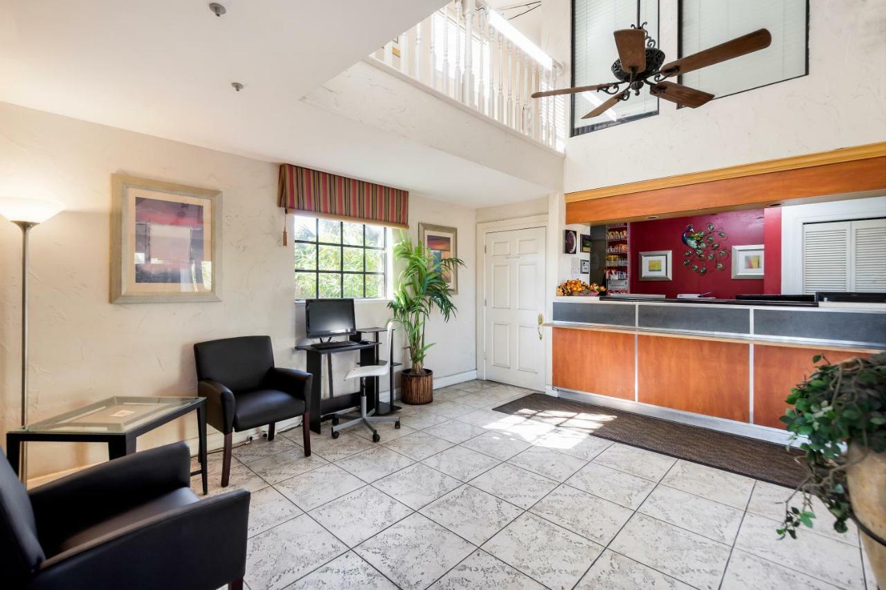 Econo Lodge Palm Harbor - Clearwater Esterno foto